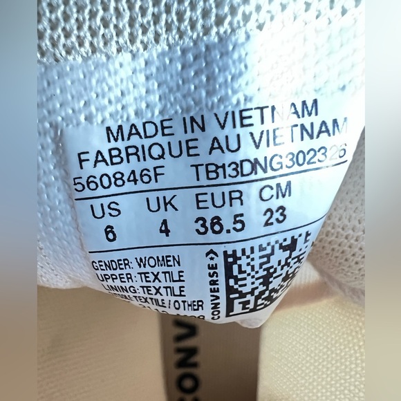 Converse Chuck Taylor All Star Lift
Platform High-Top sneakers in white. Size 6 - Picture 7 of 8